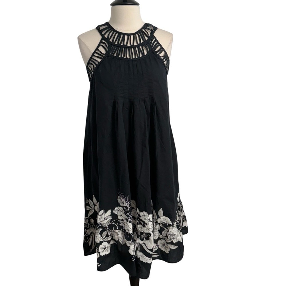 Lola P. Sleeveless Distinctive Caged Neck Halter-Style Dress, Black&White Size L